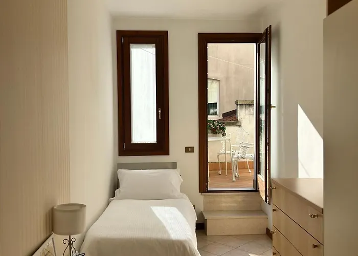 Canal Nyaraló Velence